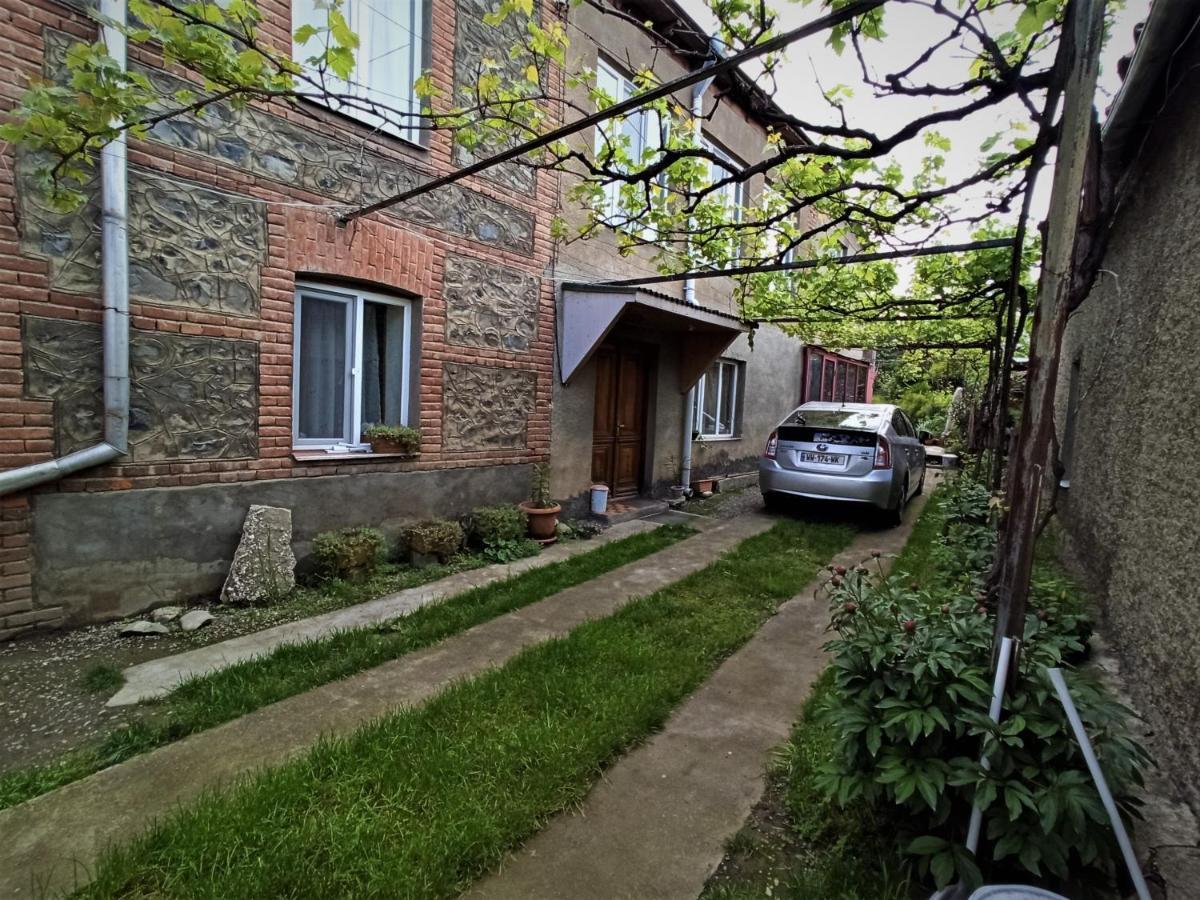 Guesthouse Lilia &Wine Celler Телаві Екстер'єр фото